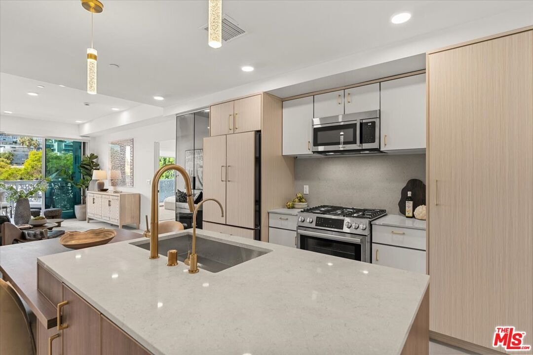 Property Photo: 1257 N Sweetzer Ave CA 90069