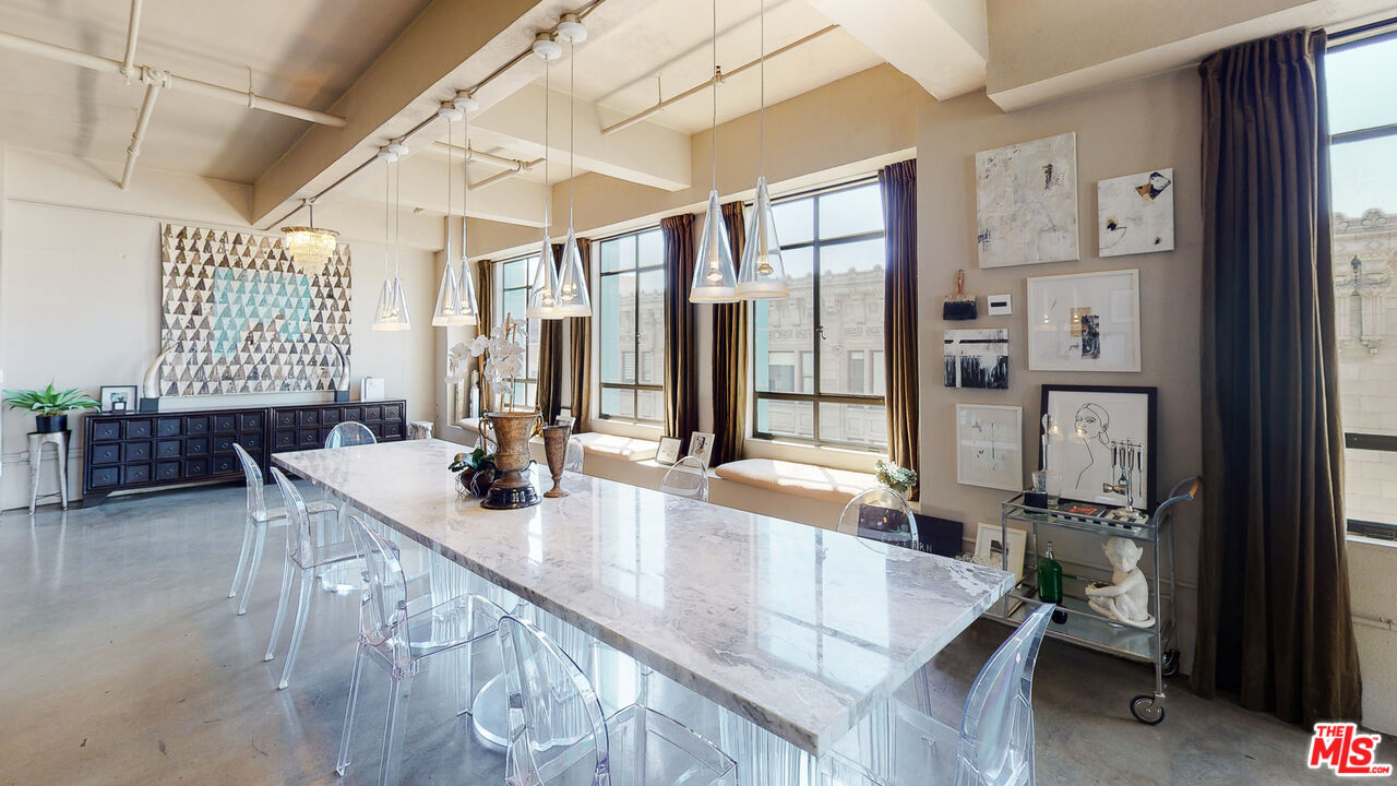 Property Photo: 849 S Broadway CA 90014