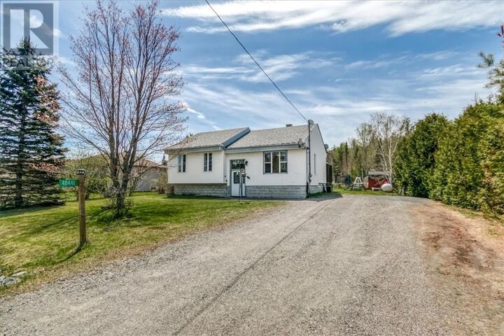 Property Photo:  4044E Rose Court  ON P3E 4N1 