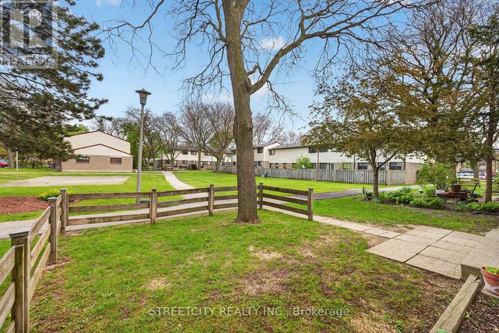 Property Photo:  825 Dundalk Drive 30  ON N6C 3V6 