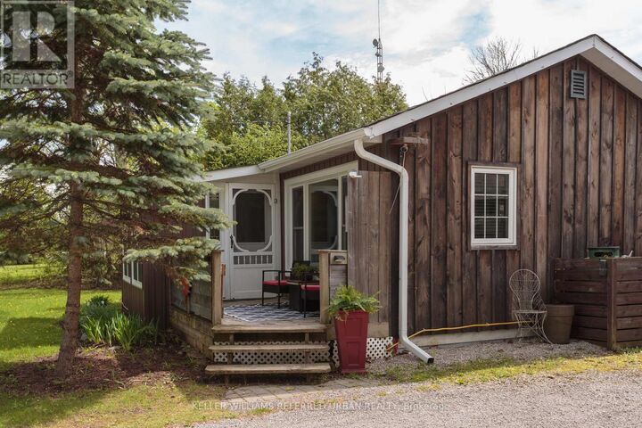 Property Photo: 39 Butternut Drive ON K9V 4R1