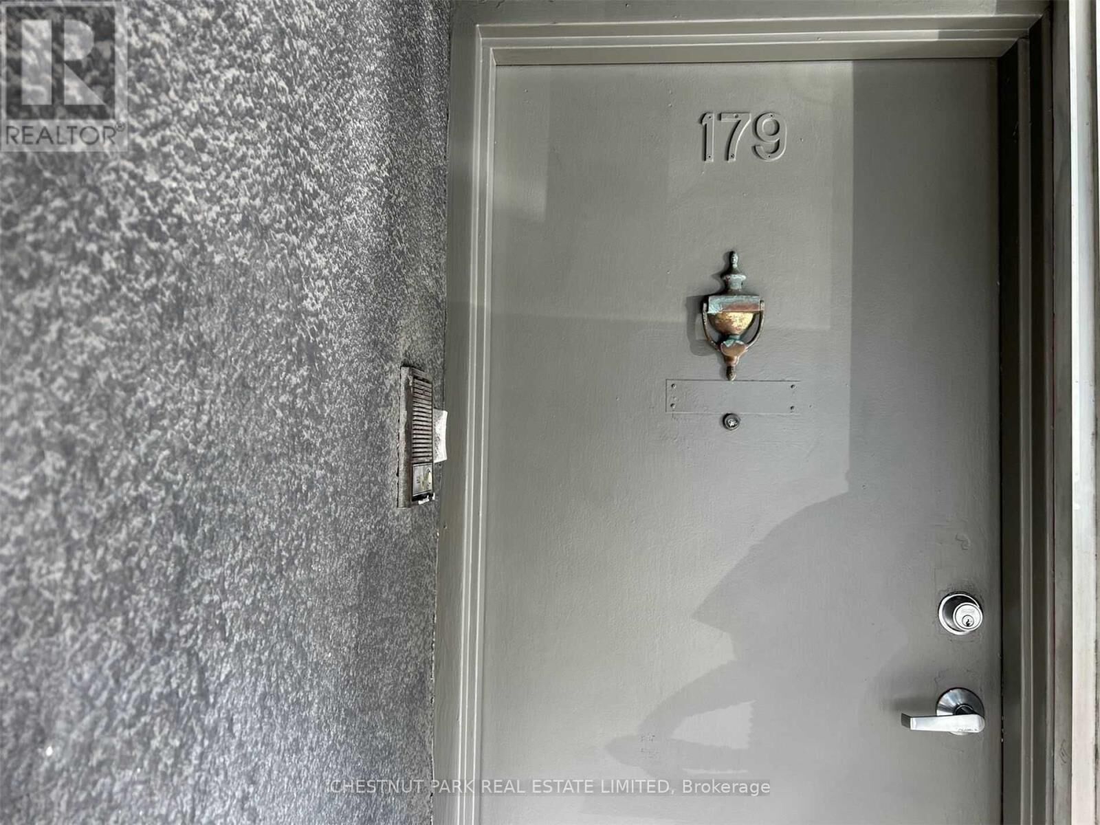 Property Photo:  179 Avenue Road 2nd Flr  ON M5R 2J2 