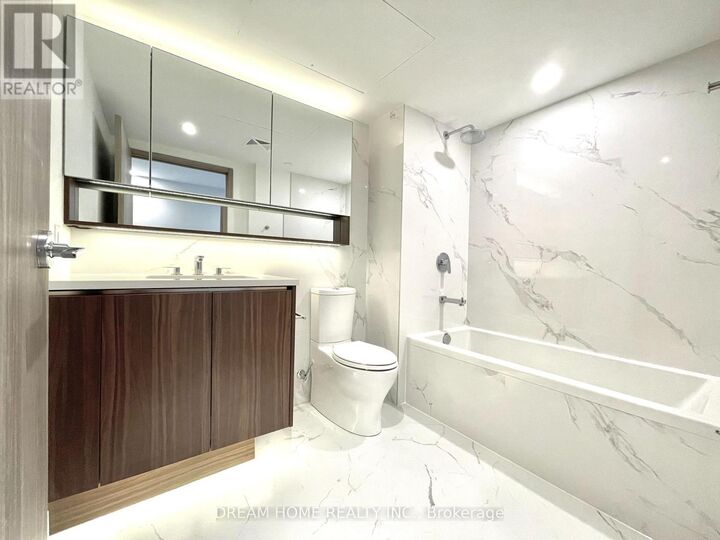 Property Photo:  38 Widmer Street 1810  ON M5V 2E9 