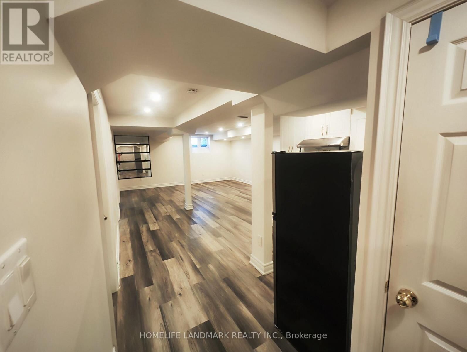 Property Photo:  5 Southvale (Basement) Drive  ON L6A 0X2 