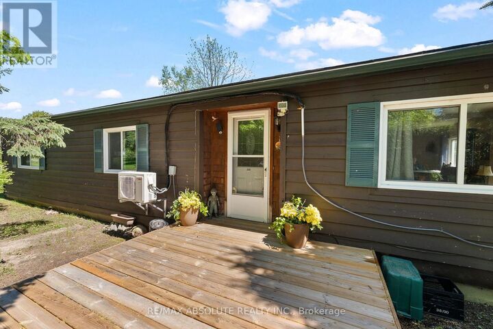 Property Photo:  235 Poole Street  ON K7S 1J1 