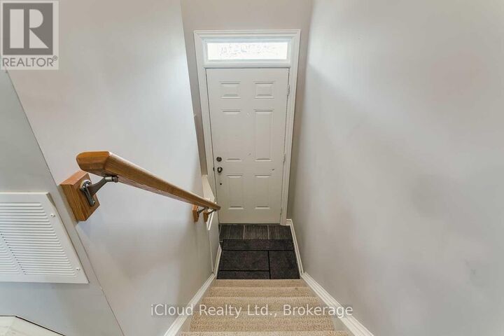 Property Photo: 1380 Costigan Road 121 ON L9T 8L2