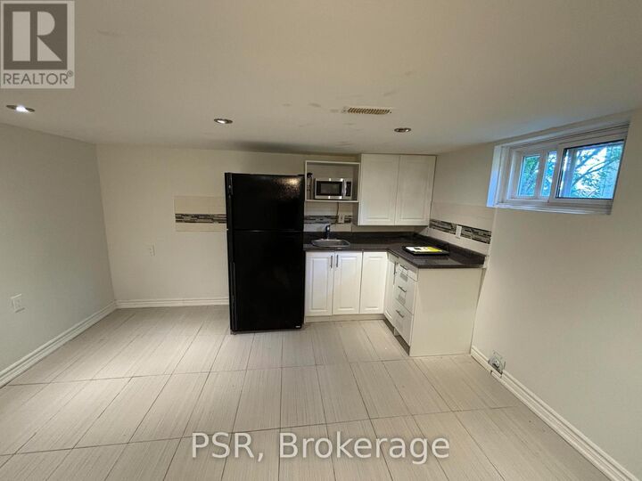 Property Photo: 307 Anderson Street Lower ON L1N 3V7