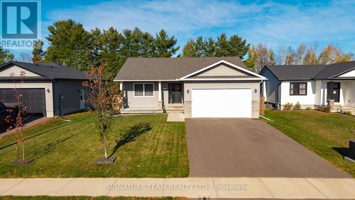 Property Photo: 28 Terrance Drive ON K8H 0H3