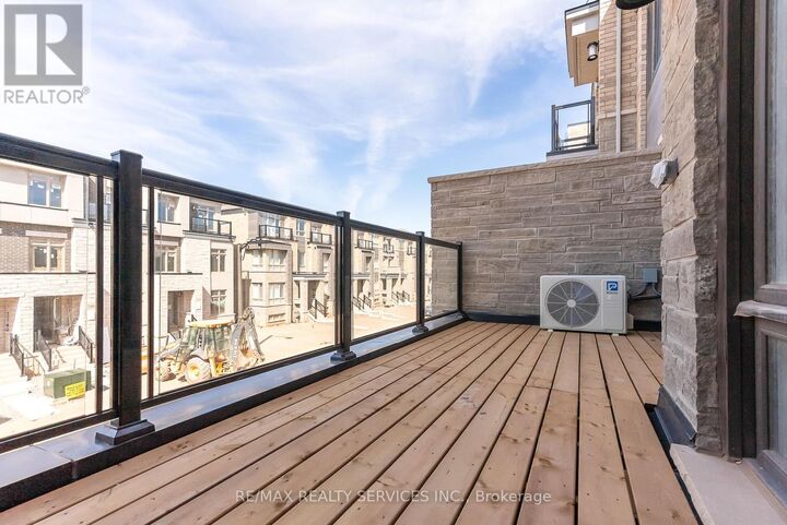 Property Photo:  3309 Taha Gardens  ON L6M 5R9 