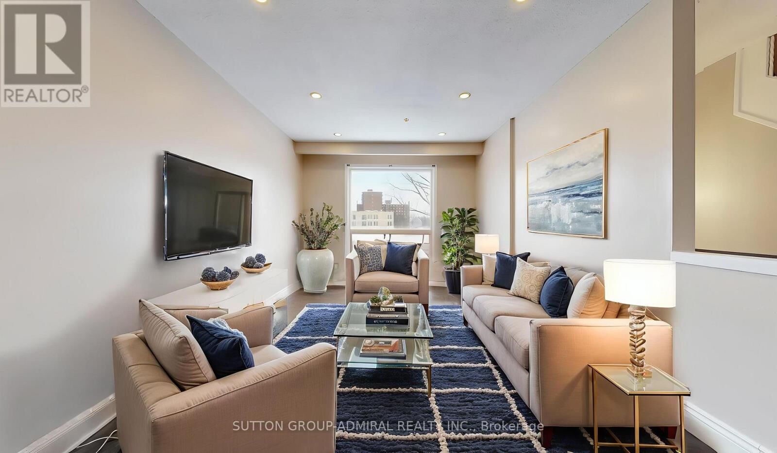 Property Photo:  64 Bronte Street South 8  ON L9T 1Y8 