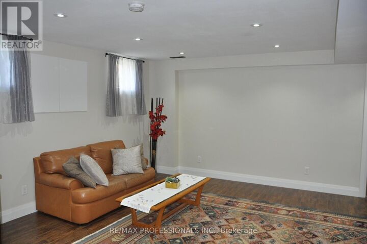 Property Photo:  4889 Potomac Court Bsmt  ON L5R 0B1 