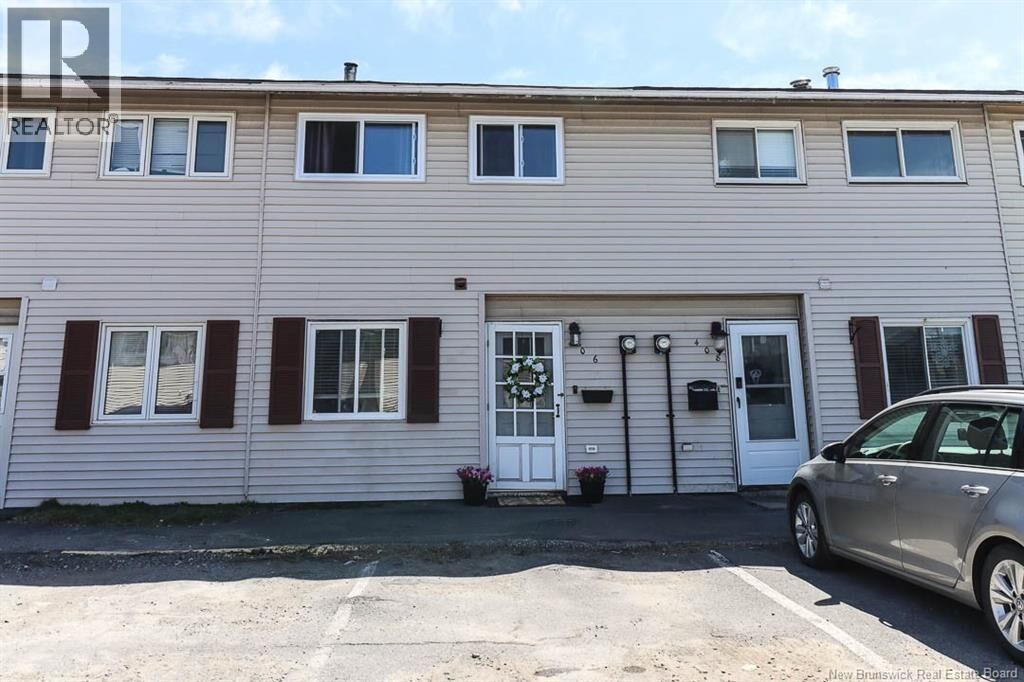 Photo de la propriété:  406 Highmeadow Drive  NB E2J 3V1 
