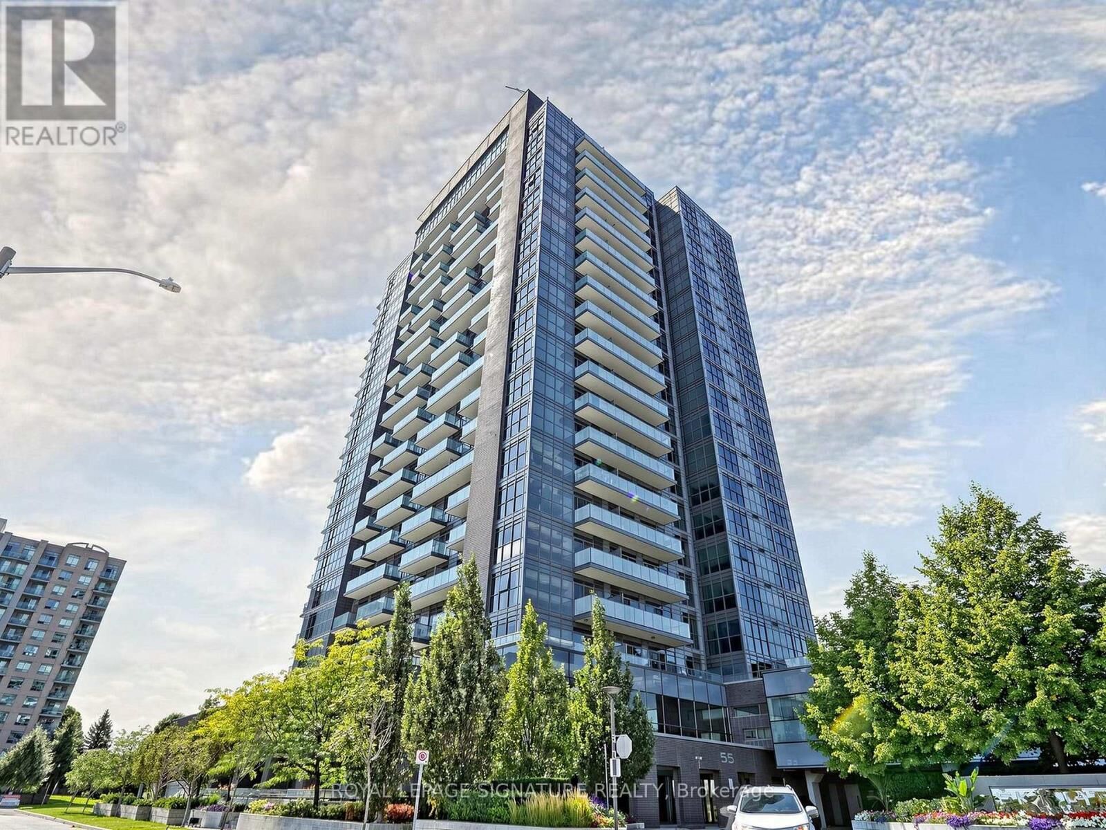 Property Photo:  55 Oneida Crescent 1210  ON L4B 0E8 