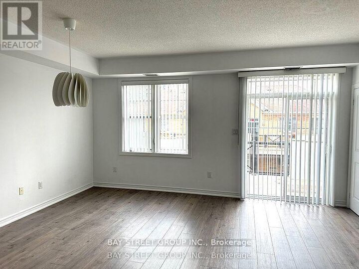 Property Photo:  2333 Sawgrass Drive 305  ON L6H 0L2 