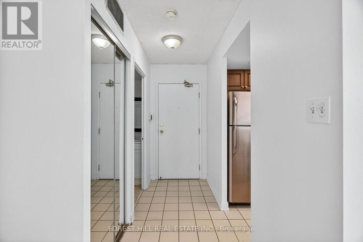 Property Photo:  285 Enfield Place 210  ON L5B 3Y6 
