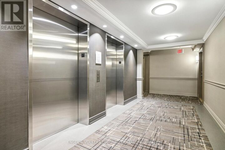 Property Photo:  19 Barberry Place 711  ON M2K 3E3 