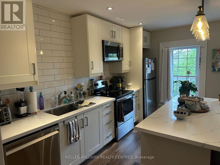 Property Photo: 173 B Prospect Street ON L3Y 3T7