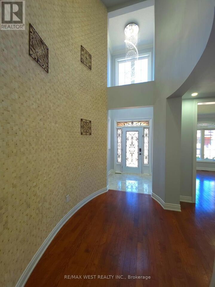 Property Photo:  47 Linacre Drive  ON L4E 0W2 