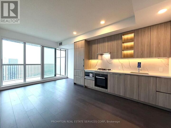 Property Photo: 18 Esther Shiner Boulevard 2201 ON M2K 0J7