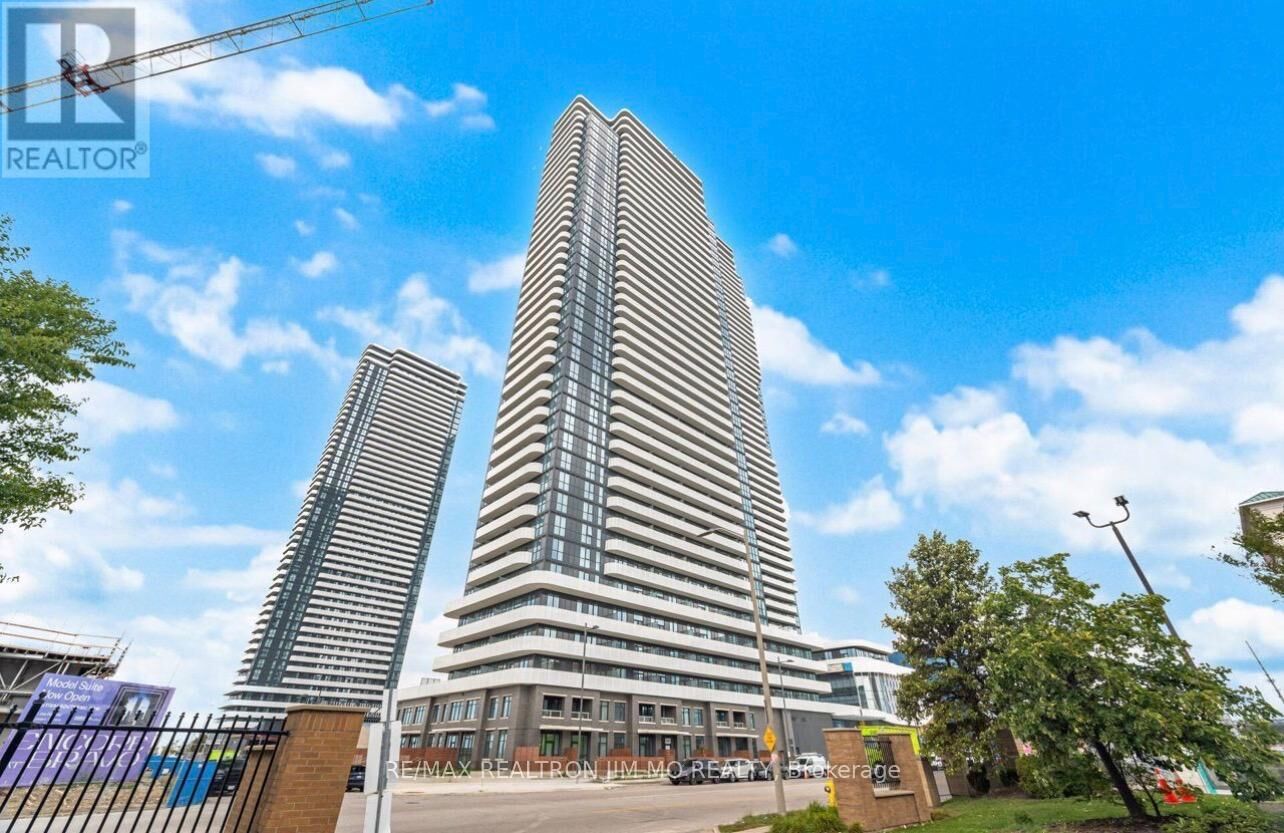 Property Photo:  28 Interchange Way 4016  ON L4K 0P8 