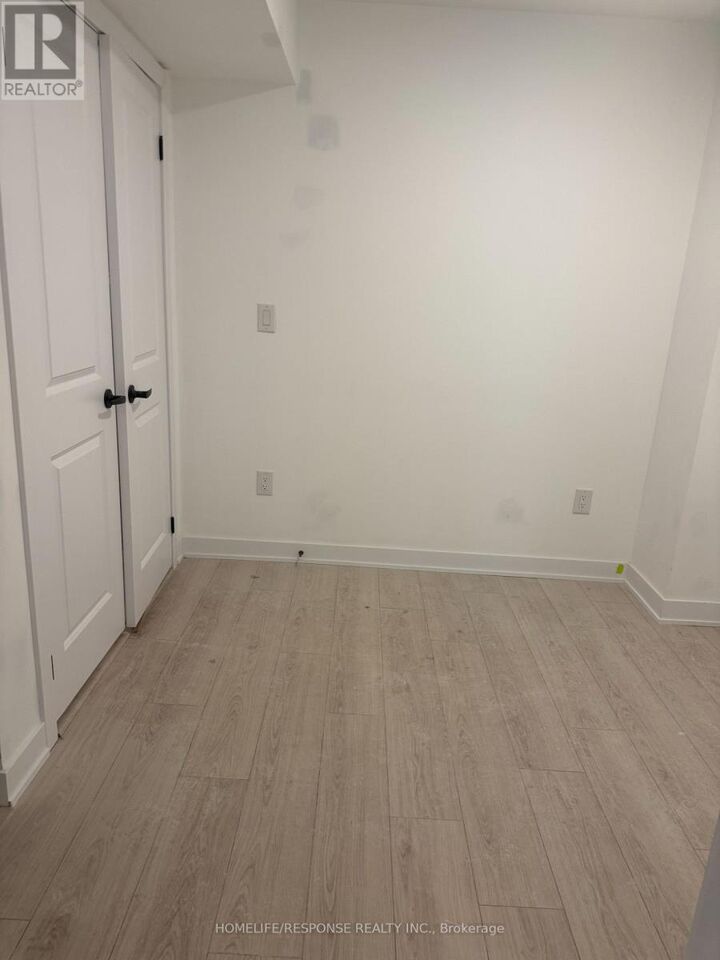 Property Photo:  527 Big Bay Point Road 2  ON L4N 3Z6 