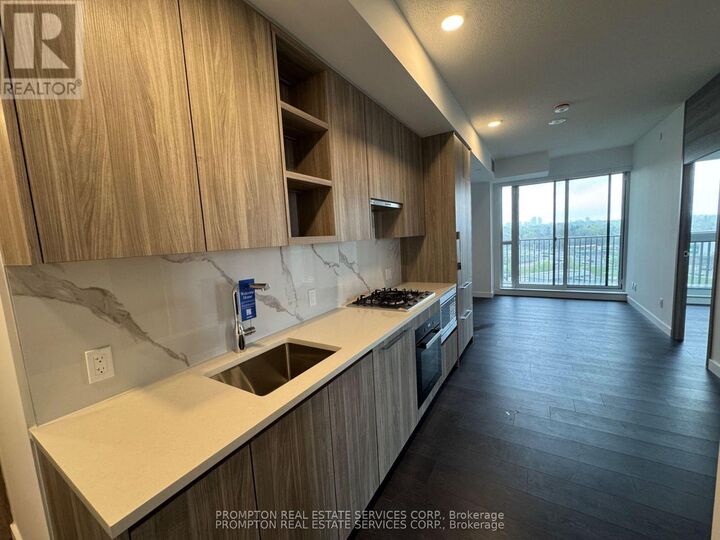 Property Photo:  68 Esther Shiner Boulevard 2105  ON M2K 0J6 