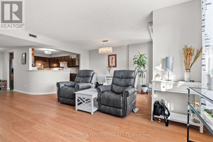 Property Photo: 200 Lafontaine Avenue Unit #407 ON K1L 8K8