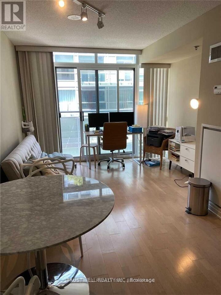 Property Photo: 21 Nelson Street 519 ON M5V 1T8