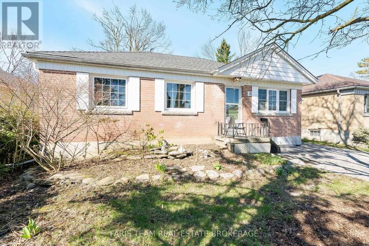 Property Photo:  18 Newton Street  ON L4M 3N3 