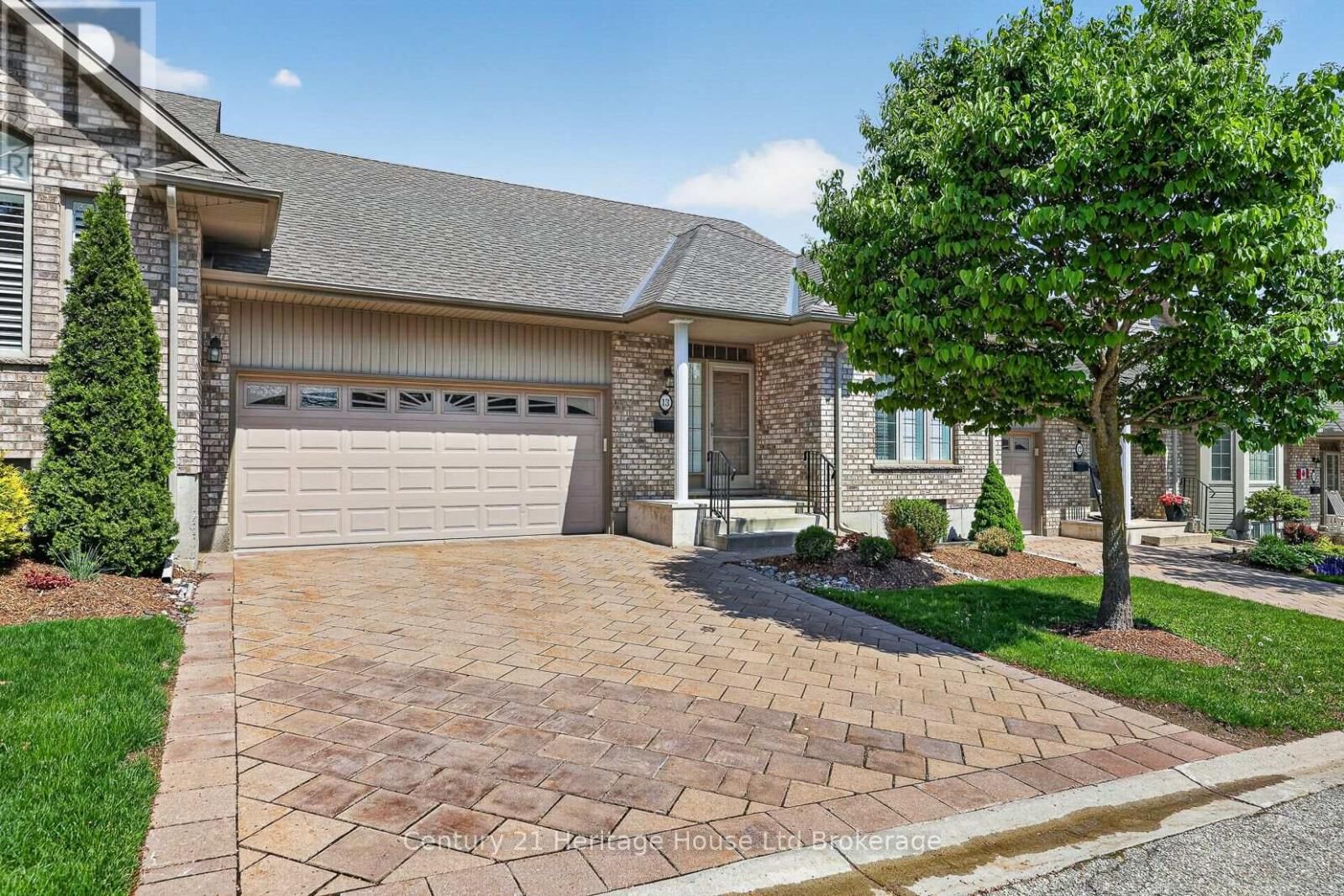 Property Photo: 450 Lakeview Drive 13 ON N4T 1V6