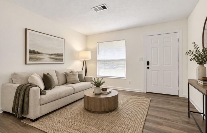 Property Photo: 670 Shrewsbury Road FL 32569