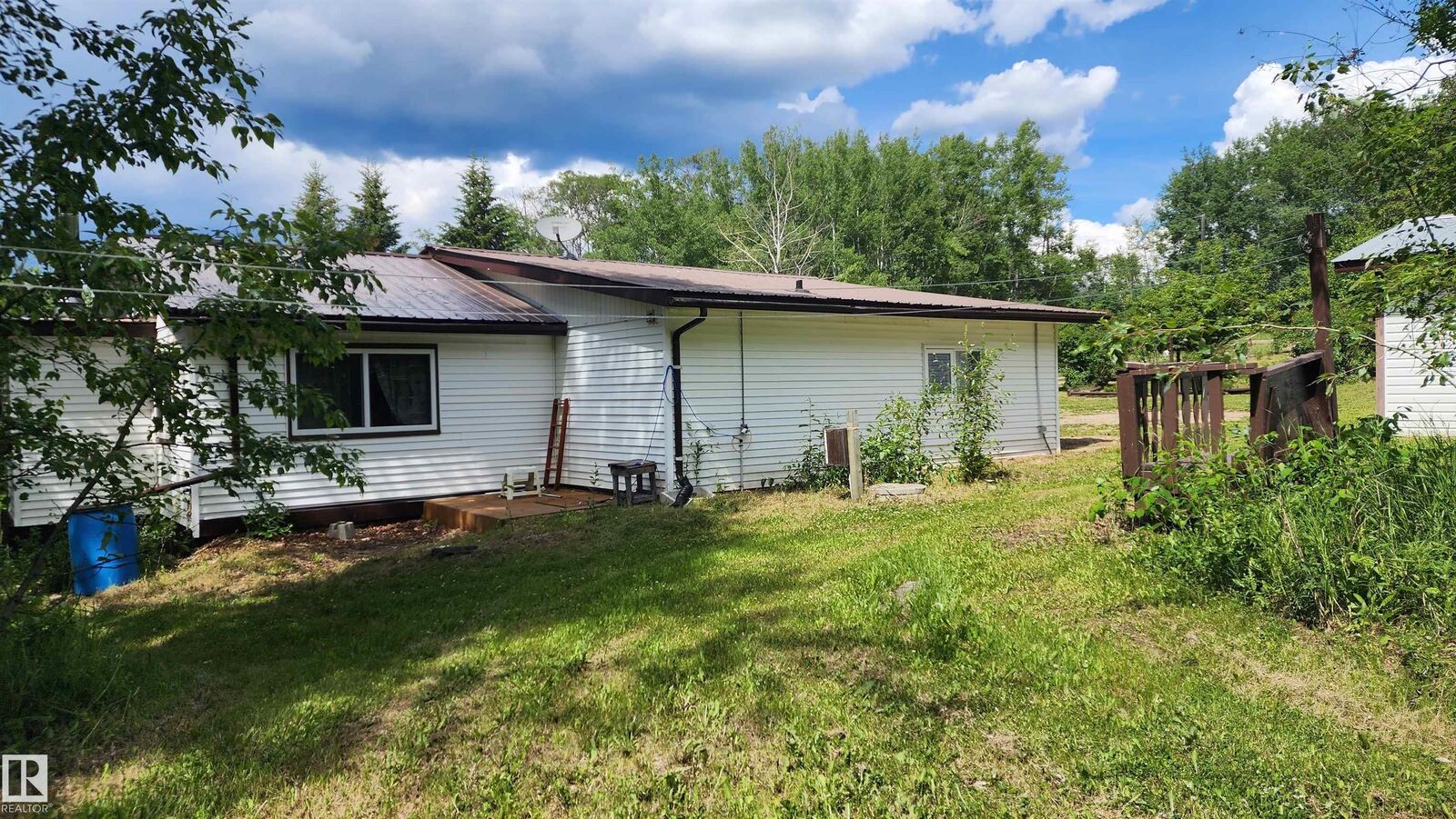 Property Photo: 174 63303 Hwy 867 AB T0A 2C0
