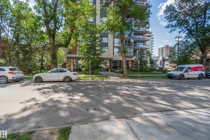 Property Photo: 10046 117 Street NW 802 AB T5K 1X2