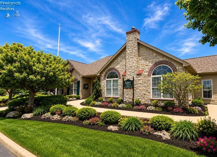 Property Photo: 2695 Canterbury Circle B OH 43452