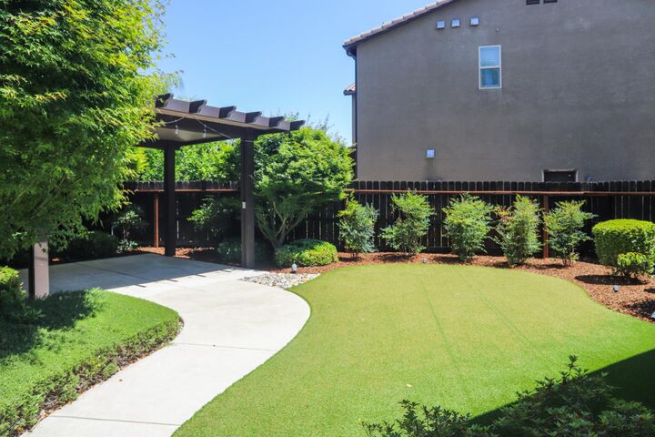 Property Photo:  11333 N Tresana Avenue  CA 93730 