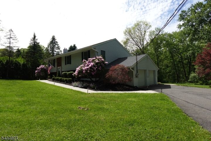 Property Photo: 285 Axford Ave NJ 07863