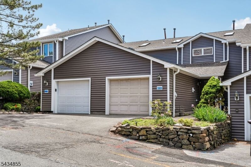 Property Photo:  304 Heights Dr  NJ 07508 