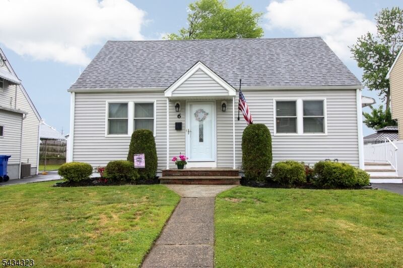 Property Photo:  6 Knollwood Rd  NJ 07512 