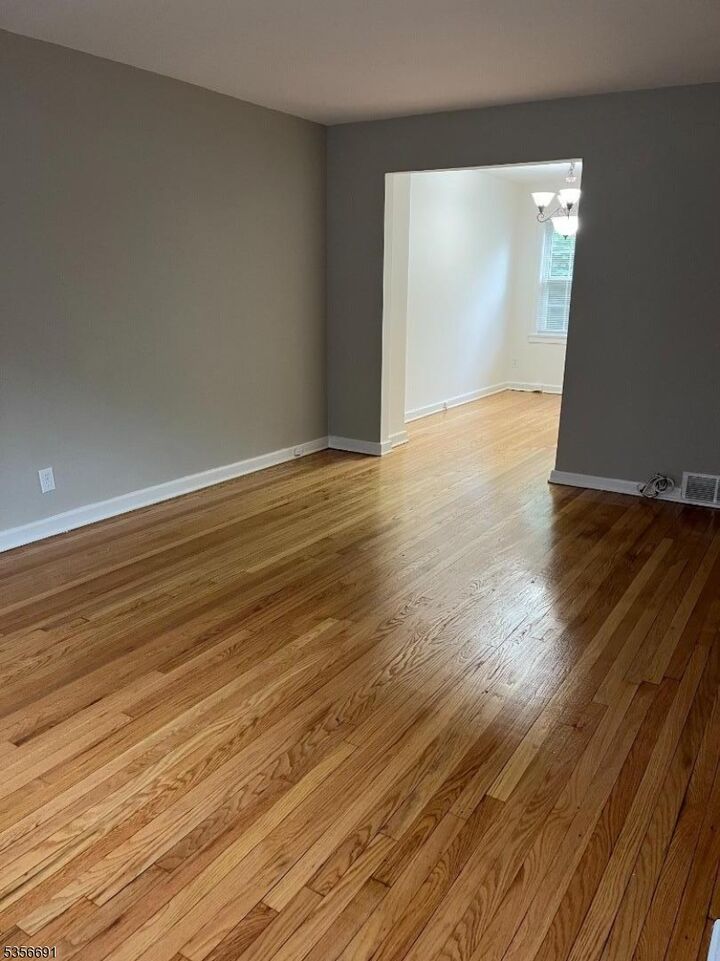 Property Photo:  212 S Orange Ave 4  NJ 07079 