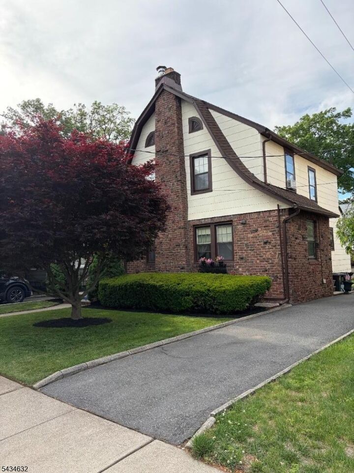 Property Photo:  12 Ferncliff Rd  NJ 07003 