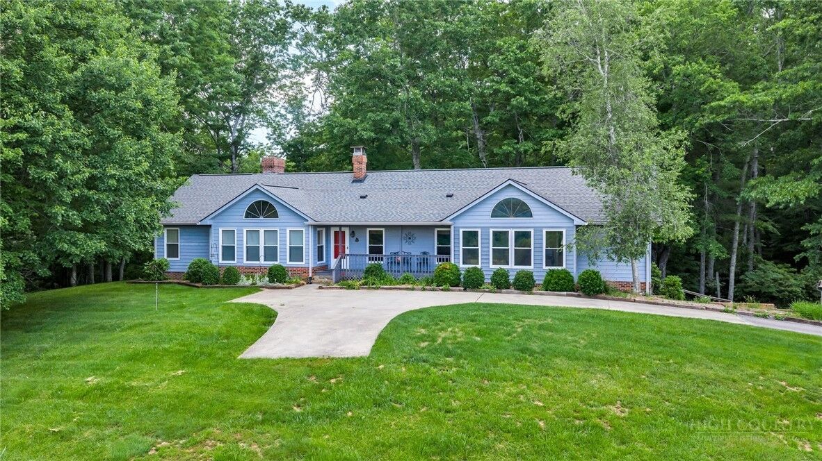 Property Photo:  1142 Hartzog Ford Road  NC 28694 
