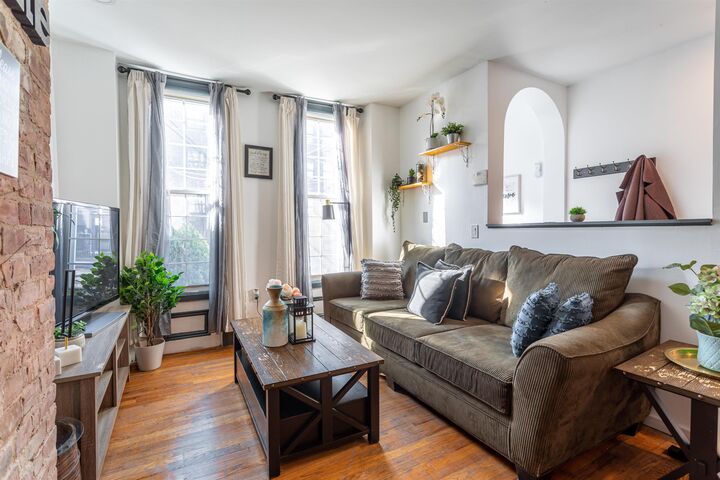 Property Photo:  148 Union St 1/2  NJ 07304 