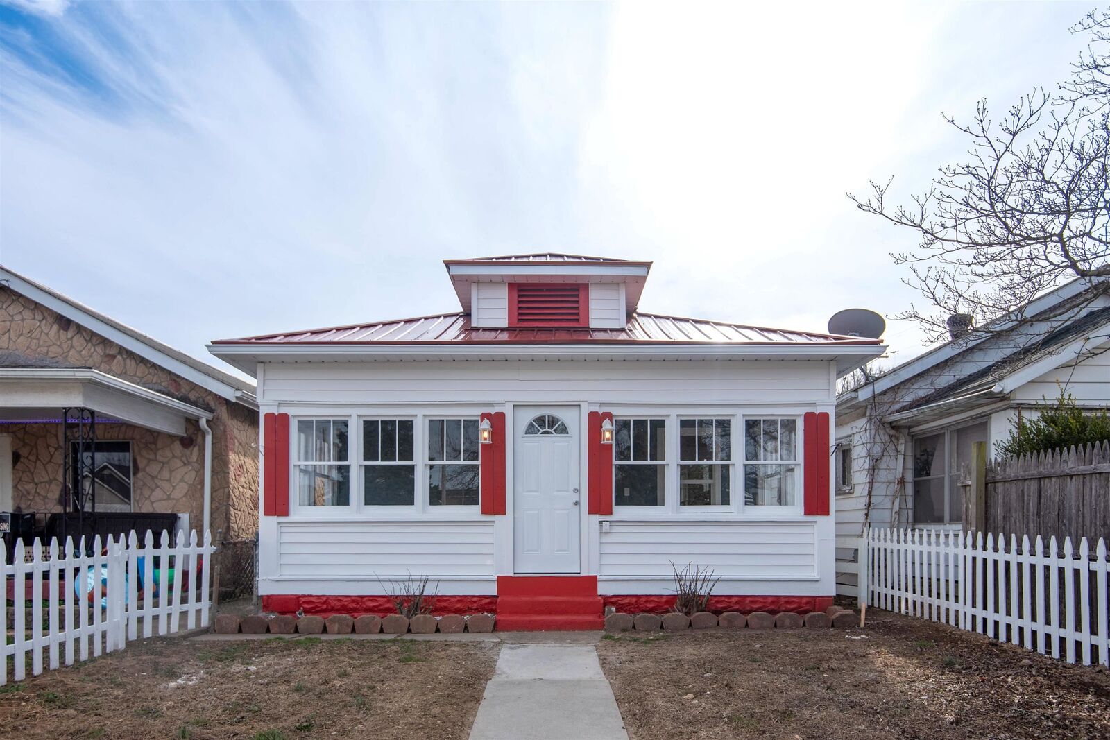 Property Photo:  617 10th Ave W  WV 25701 