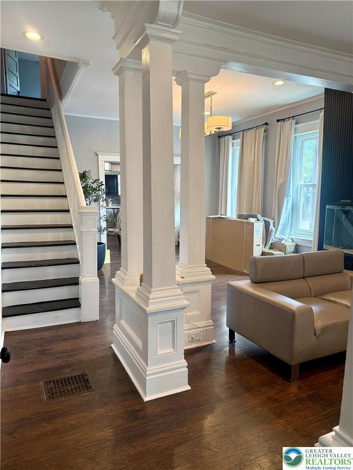Property Photo:  802 Elm Street  PA 18018 