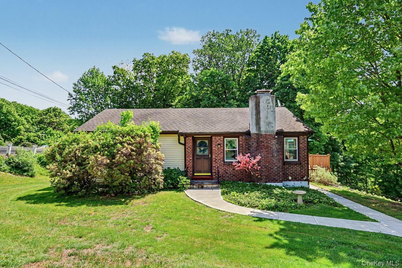 Property Photo:  22 Manor Way  NY 10509 
