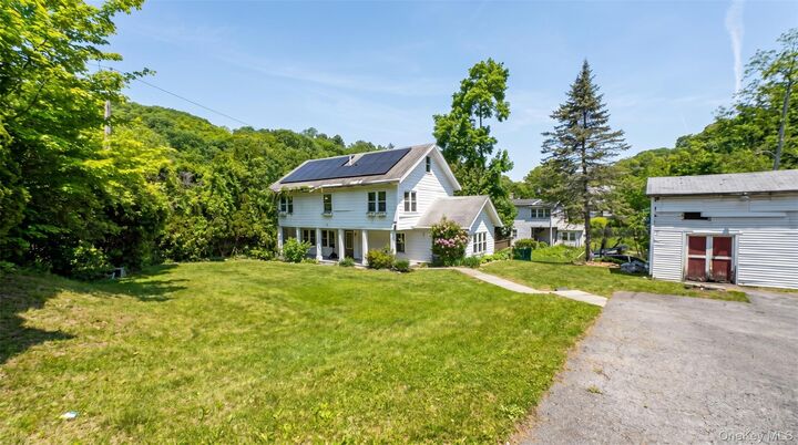 Property Photo:  26 Crugers Avenue  NY 10520 