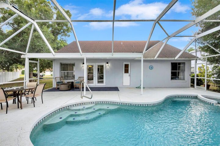 Property Photo: 4909 6th Avenue E FL 34208