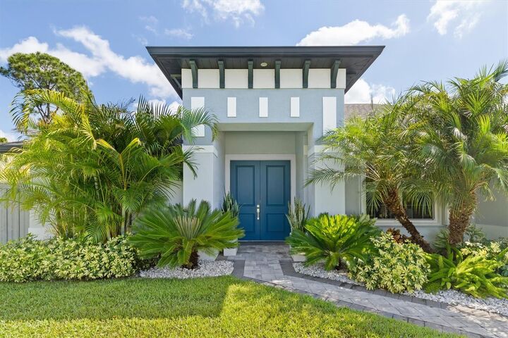 Property Photo:  2420 Sheila Lane  FL 34286 