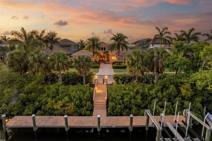 Property Photo: 4015 Hawk Island Drive FL 34208