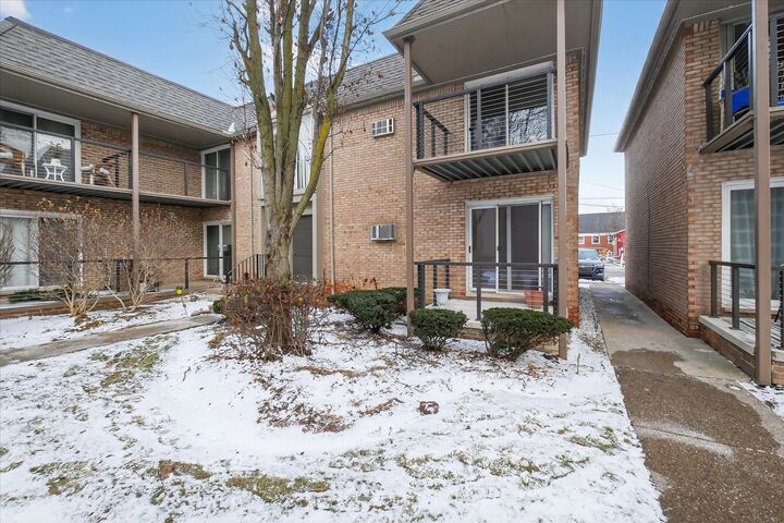 Property Photo: 1723 E 14 Mile Road B MI 48009